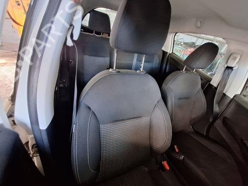 Sæde højre fortil Sæde højre fortil PEUGEOT 208 I (CA_, CC_) [2012-2021] 34040094 34040094