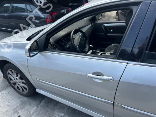Used Left front door RENAULT LAGUNA III (BT0/1) 2.0 dCi (BT01, BT08, BT09, BT0E, BT0K, BT12, BT1C, BT1D,... (150 hp) 26650796