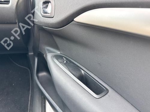 right-front-window-switch-citroen-c4-ii-nc_-2009-32708577 main image