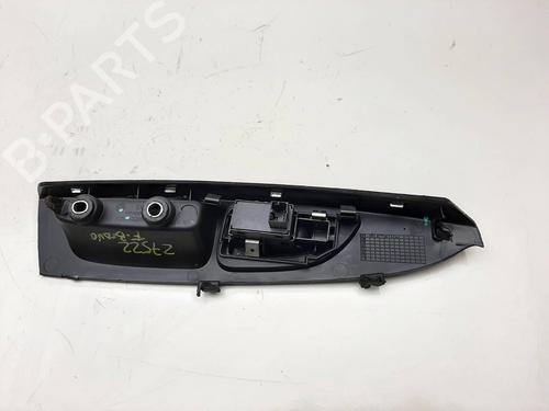 Right front window switch FIAT BRAVO II (198_) 1.9 D Multijet (198AXB1A) | BP8367799I26 