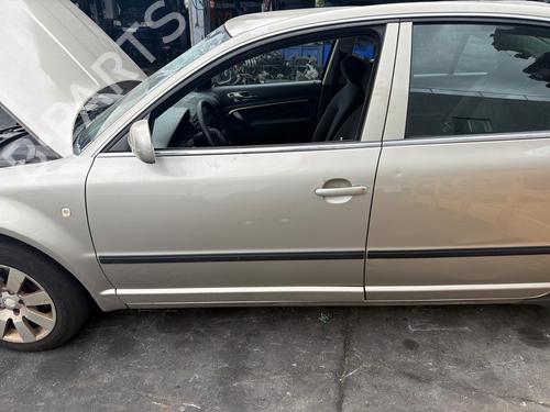 Used Left front door Left front door 37405340 37405340
