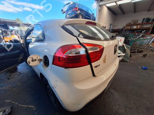 Left front steering knuckle KIA RIO III (UB) 1.25 CVVT | BP39185400M25 - Image 5