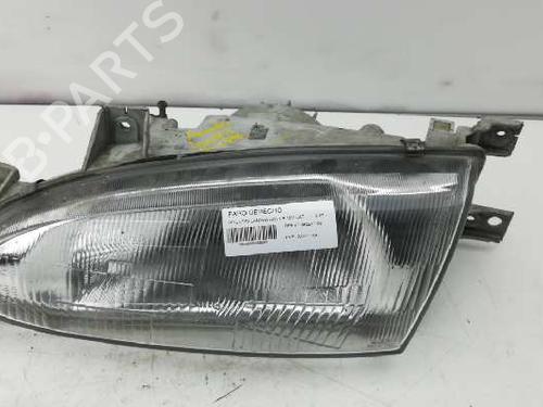 Used Right headlight HYUNDAI LANTRA I (J-1) 1.8 i.e. 16V (127 hp) 4597915