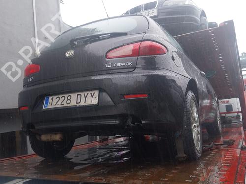 Brugte ALFA ROMEO 147 (937_) 1.6 16V T.SPARK ECO (937.AXA1A, 937.BXA1A) (105 hp) 4431068