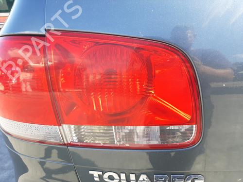 Achterlicht kofferdeksel achterklep links VW TOUAREG (7LA, 7L6, 7L7) 2.5 R5 TDI (174 hp) 15004071