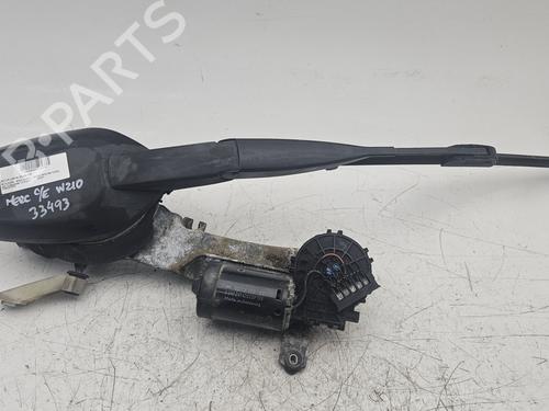Used Front wiper motor MERCEDES-BENZ E-CLASS (W210) E 300 Turbo-D (210.025) (177 hp) 24396588