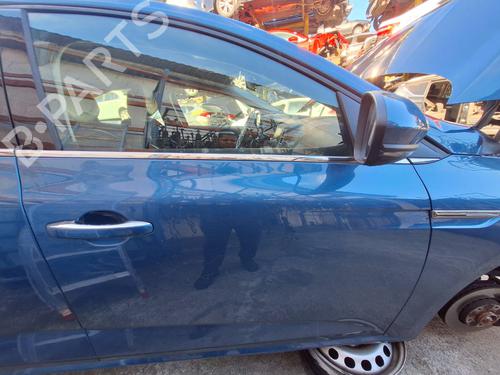right-front-door-renault-megane-iv-hatchback-b9amn_-2015-39185269 main image