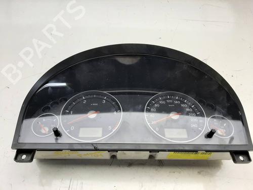 Used Instrument cluster FORD MONDEO III (B5Y) 2.0 TDCi (130 hp) 8511637