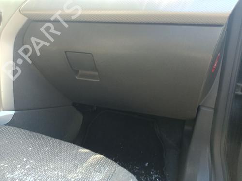 Boîte à gants OPEL ASTRA H (A04) 1.7 CDTI (L48) (110 hp) 29267495