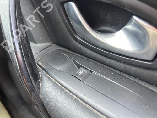 Used Right front window switch RENAULT LAGUNA III (BT0/1) 2.0 dCi (BT01, BT08, BT09, BT0E, BT0K, BT12, BT1C, BT1D,... (150 hp) 26650766