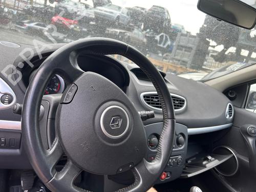 Instrumentbræt RENAULT CLIO III (BR0/1, CR0/1) 1.5 dCi (C/BR0G, C/BR1G) (68 hp) 27339589