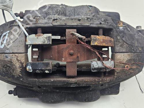 Used Right front brake caliper BMW 4 Coupe (F32, F82) M4 (431 hp) 28518847