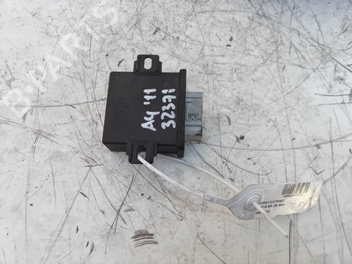 Used Electronic module AUDI A4 B8 (8K2) 2.0 TDI (136 hp) 25789461