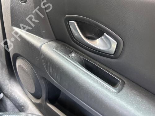 Used Right rear window switch RENAULT LAGUNA III (BT0/1) 2.0 dCi (BT01, BT08, BT09, BT0E, BT0K, BT12, BT1C, BT1D,... (150 hp) 26650768