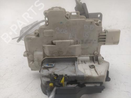 Vergrendeling rechts voor AUDI A4 B7 (8EC) 2.0 TDI 16V (140 hp) 13330113