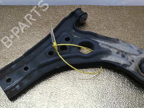 Used Right front suspension arm CHEVROLET AVEO / KALOS Hatchback (T200) 1.4 16V (94 hp) 1025746
