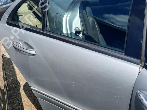 Used Right rear door MERCEDES-BENZ C-CLASS (W203) [2000-2007]  25438039