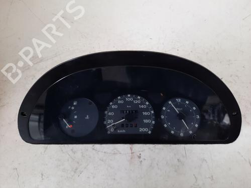 Used Instrument cluster FIAT PUNTO (176_) 1.7 TD (176AT) (63 hp) 10488647