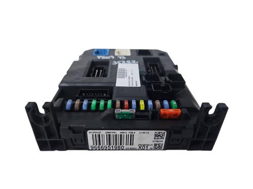 Used Fuse box Fuse box 39559109 39559109