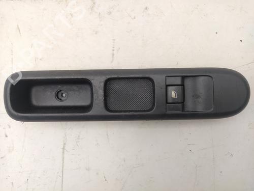 Right front window switch PEUGEOT 3008 MPV (0U_) 2.0 HDi 150 / BlueHDi 150 (150 hp) 13219035