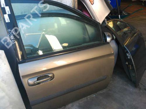 Used Front right lock CHRYSLER VOYAGER IV (RG, RS) [1999-2008]  540911