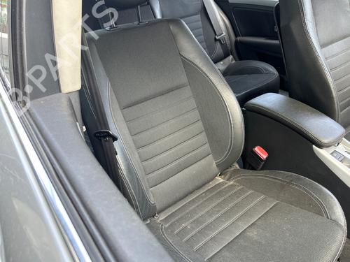 Used Right front seat RENAULT LAGUNA III (BT0/1) 2.0 dCi (BT01, BT08, BT09, BT0E, BT0K, BT12, BT1C, BT1D,... (150 hp) 26650755