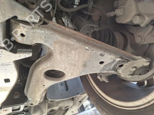 Used Left front suspension arm OPEL MERIVA B MPV (S10) [2010-2017]  26234380