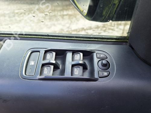 Used Left front window switch LAND ROVER FREELANDER 2 (L359) 2.2 TD4 4x4 (152 hp) 18647875