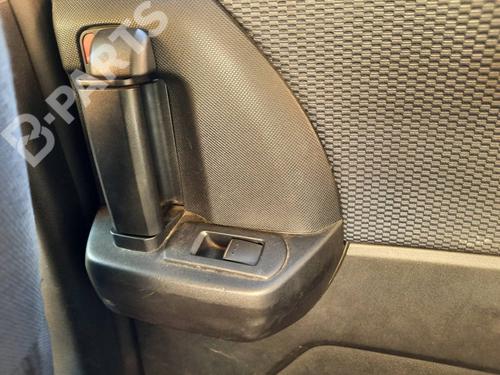 Used Right rear window switch Right rear window switch MAZDA 5 (CR) 2.0 CD (CR19) (110 hp) 8272687 8272687