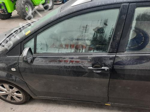 Used Left front door TOYOTA COROLLA Verso (ZER_, ZZE12_, R1_) [2004-2009]  11142466