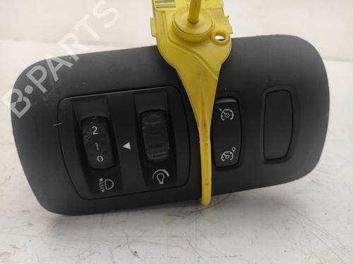 Used Headlight switch RENAULT MEGANE II Saloon (LM0/1_) [2003-2025]  10498709