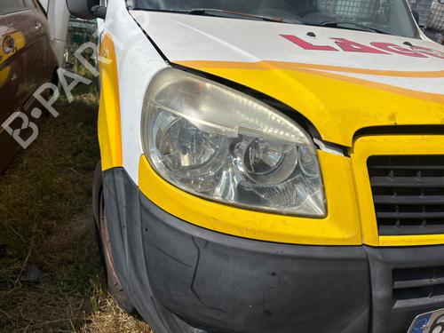 Right headlight FIAT DOBLO Box Body/MPV (223_) 1.3 D Multijet BP28132578C29