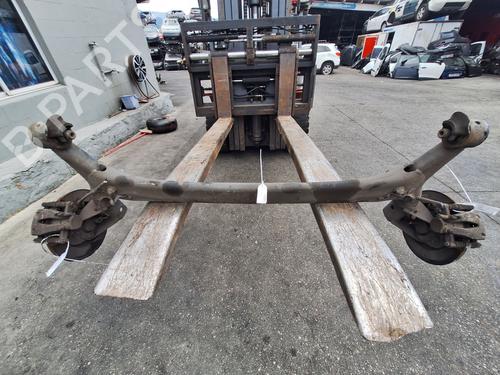 Używane Oś tylna TOYOTA COROLLA Verso (ZER_, ZZE12_, R1_) 1.8 (ZNR11_, ZNR11R) (129 hp) 30832728