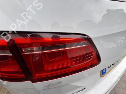 left-tailgate-light-vw-golf-vii-variant-ba5-bv5-2013-2014-2015-2016-2017-2018-2019-2020-2021-2022-33035858 main image