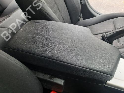 Armlene BMW 3 Touring (F31) 318 d (143 hp) 13535911