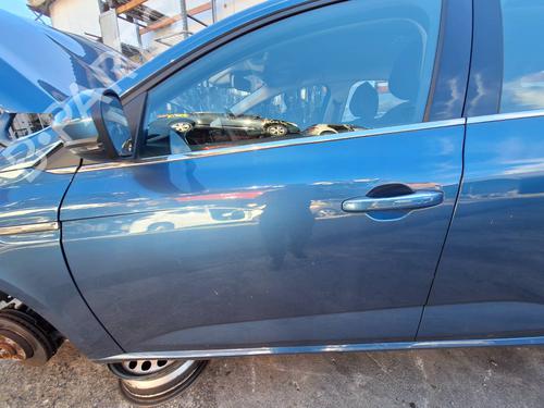 left-front-door-renault-megane-iv-hatchback-b9amn_-2015-39185254 main image