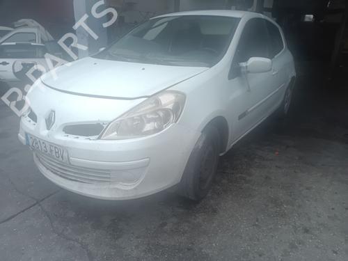 Brugte RENAULT CLIO III (BR0/1, CR0/1) 1.5 dCi (C/BR0G, C/BR1G) (68 hp) 4361331