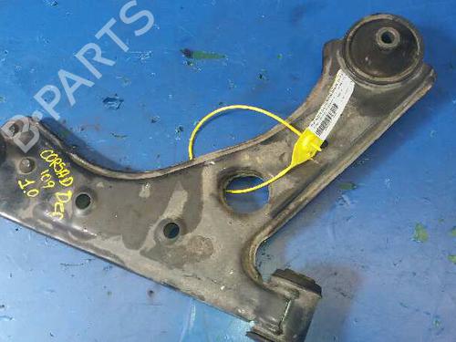 Used Right front suspension arm OPEL CORSA D (S07) 1.0 (L08, L68) (60 hp) 540643