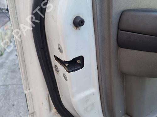 Used Front left lock NISSAN X-TRAIL I (T30) [2001-2013]  7967695