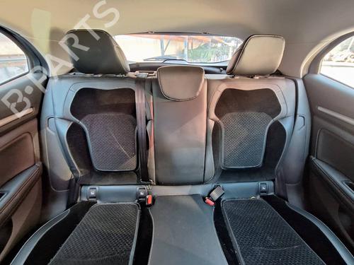 rear-seat-renault-megane-iv-hatchback-b9amn_-2015-39185261 main image