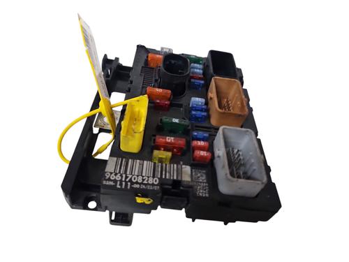 Used Fuse box Fuse box PEUGEOT 307 SW (3H) [2002-2009] 33648974 33648974