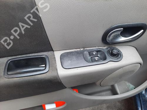 Fensterheberschalter links vorne für RENAULT MODUS / GRAND MODUS (F/JP0_) 1.5 dCi (FP0D, JP0D) (82 hp) 9142120