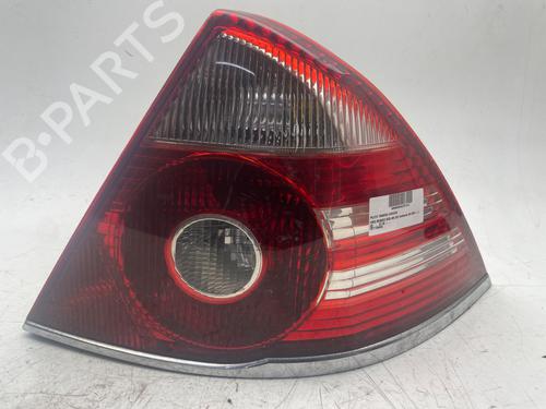 Used Right taillight FORD MONDEO III Saloon (B4Y) 2.0 16V DI / TDDi / TDCi (90 hp) 26239191