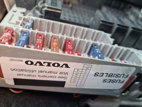 Fuse box VOLVO V70 II (285) 2.4 T | BP5601476E1 