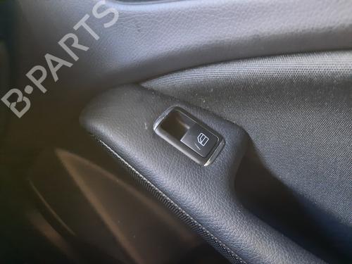Used Right front window switch MERCEDES-BENZ GLA-CLASS (X156) GLA 180 (156.942) (122 hp) 13057041