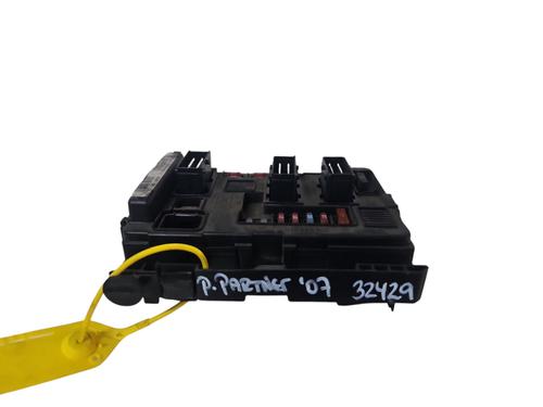Used Fuse box Fuse box PEUGEOT PARTNER MPV (5_, G_) [1996-2026] 34052560 34052560