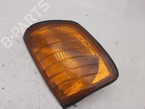 Used Right front indicator MERCEDES-BENZ 124 Saloon (W124) 300 D (124.130) (109 hp) 8527547