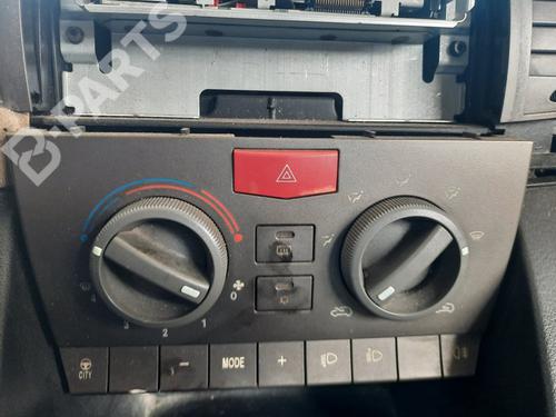 Used Climate control Climate control LANCIA YPSILON (843_) 1.2 (843.AXL1A) (69 hp) 10114611 10114611