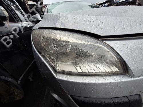 Højre forlygte RENAULT MEGANE III Hatchback (BZ0/1_, B3_) 1.6 16V (BZ1B, BZ1H) (110 hp) 31073800