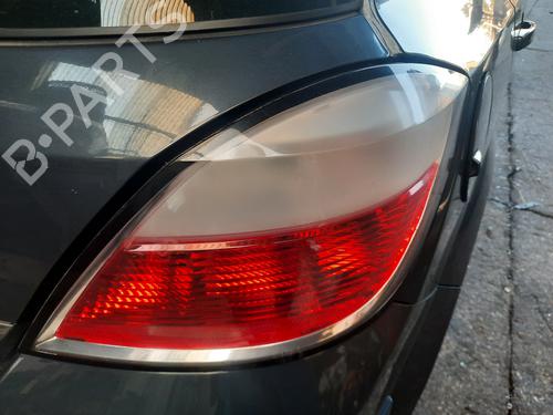 Used Right taillight OPEL ASTRA H (A04) [2004-2014]  10551861